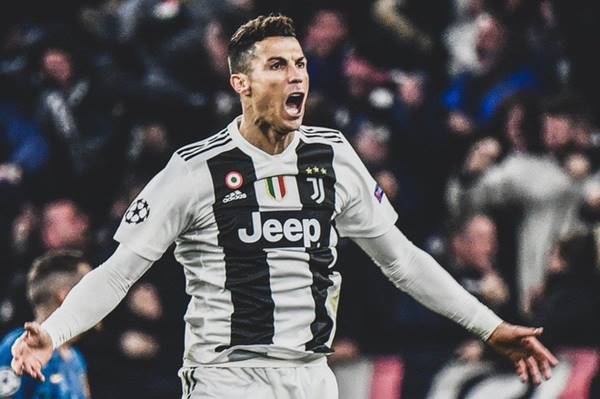 Ronaldo gia hạn hợp đồng Juventus thêm 1 năm