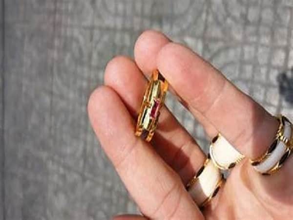 Nằm mơ thấy bán nhẫn vàng đánh con gì