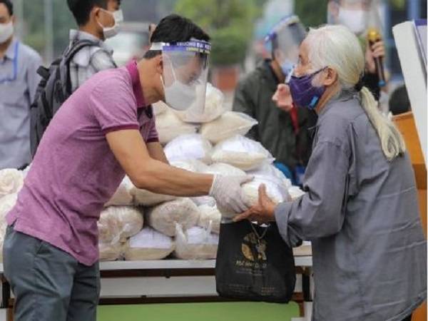 Nằm mơ thấy người ta cho gạo có ý nghĩa gì