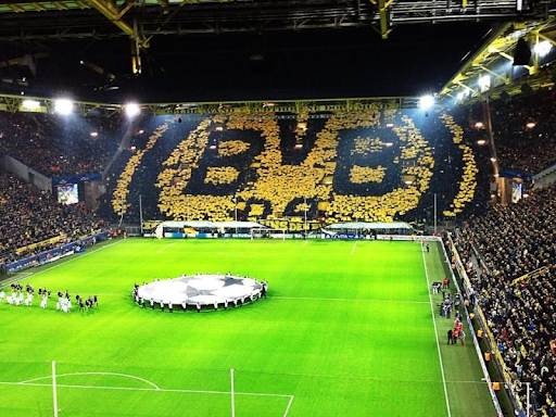Signal Iduna Park là sân vận động của Dortmund