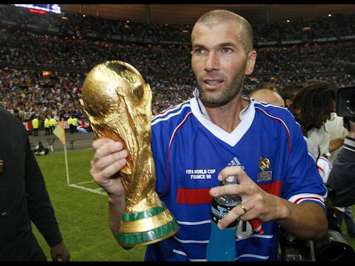 Zidane huyền thoại bóng đá Pháp