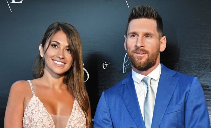 Câu chuyện tình yêu lãng mạn của hai vợ chồng Messi