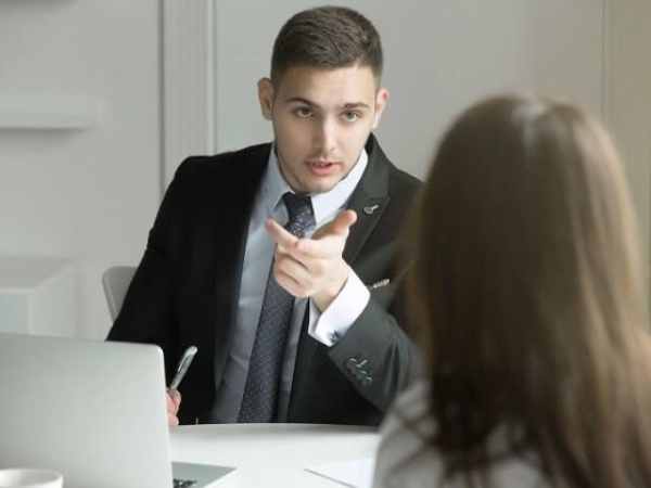 Mơ thấy sếp đến nhà mình