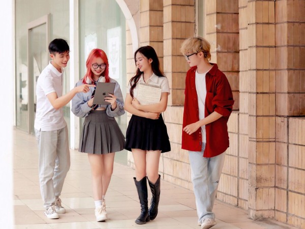 Ngủ mơ thấy bạn đại học ẩn ý điều gì tốt hay xấu?