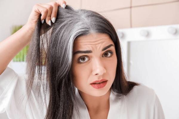 Mơ thấy mái tóc bạc xen lẫn tóc đen