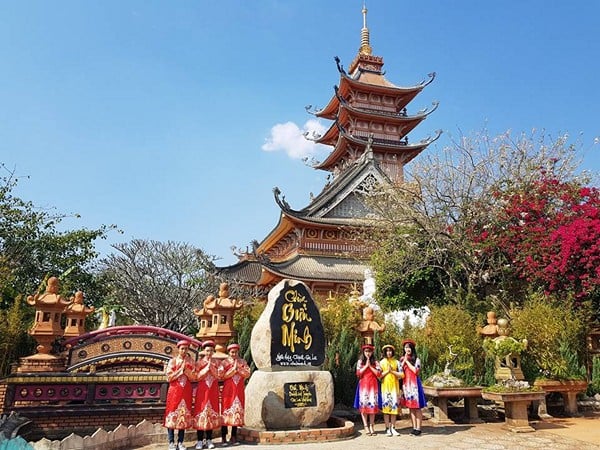 Mơ thấy đi chùa lạy phật, thắp nhang có số mấy may mắn Mơ thấy đi chùa lạy phật, thắp nhang có số mấy may mắn