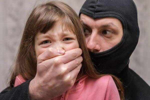 Mơ thấy kẻ lạ mặt bắt cóc người khác